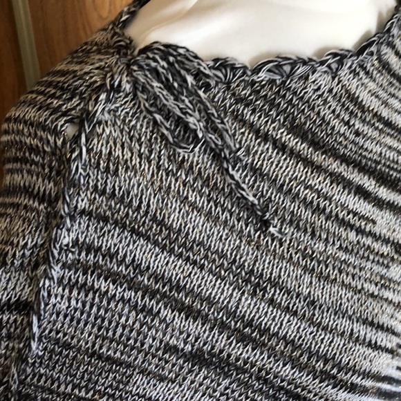 Poncho - Picture 2 of 3